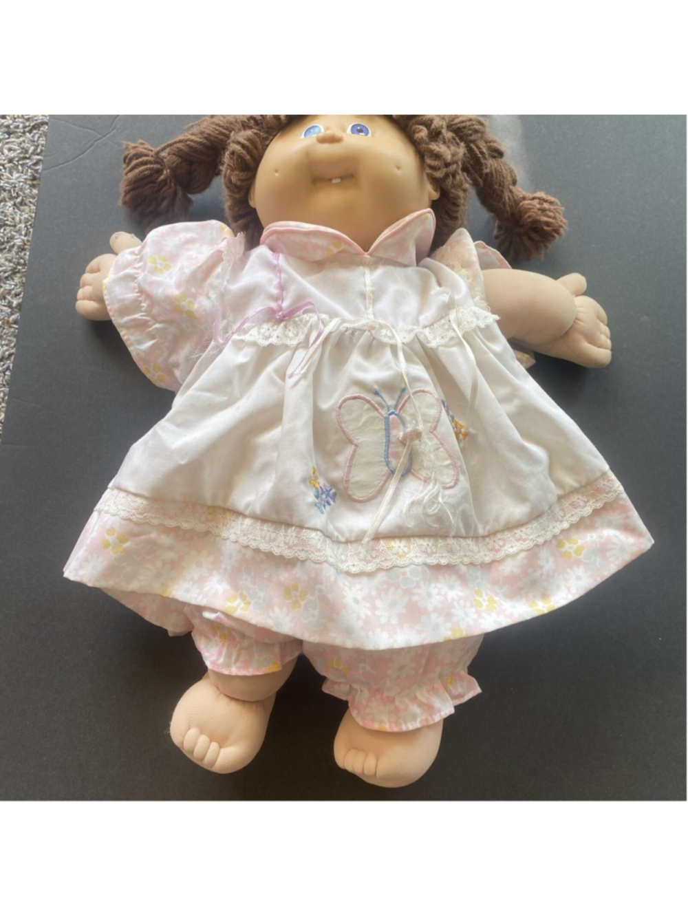 Vintage Girl Cabbage Patch Kids Doll - Picture 3 of 6